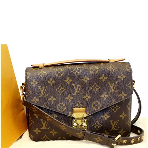 louis vuitton pochette crossbody bag.